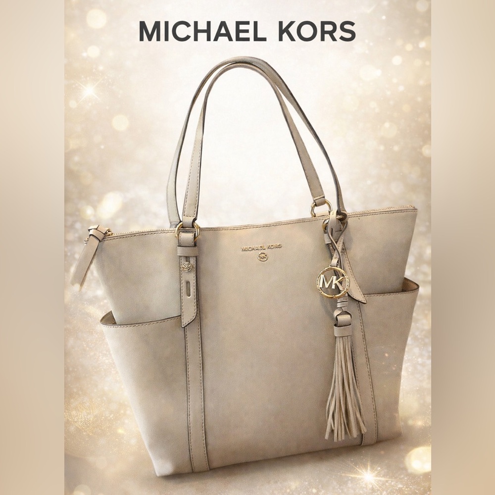 Like New MK Light Gray/Beige Sullivan Large Saffiano Leather Tote Bag